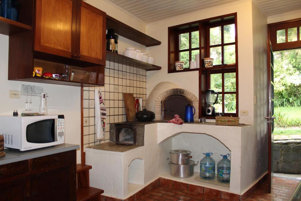 Casa Europeia 4 Quartos - 2 Min Capivari- Acomoda 8- Wifi 300mb - Caseiro No Apoio Campos do Jordão