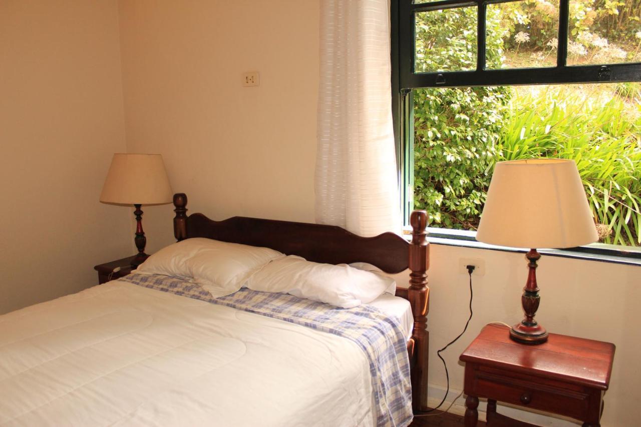 Casa de férias Casa Europeia 4 Quartos - 2 Min Capivari- Acomoda 8- Wifi 300mb - Caseiro No Apoio Campos do Jordão